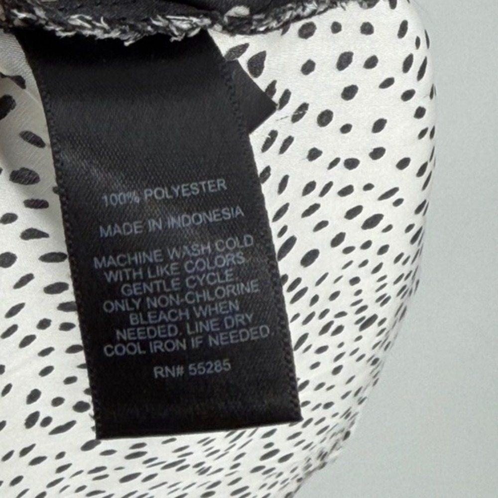Express Sheer Black White Abstract Print Sleeveless Blouse Women's Small Career - Picture 8 of 10
